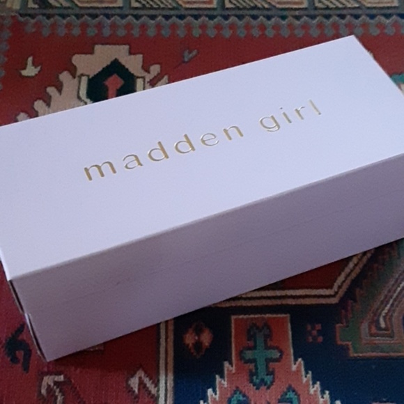 MADDEN GIRL Snakeskin Sandals - Picture 8 of 8